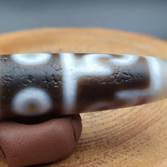 Vintage Old Himalayan Indo Tibetan 5 Eyes pattern Dzi Amulet Pendant Bead B26