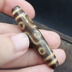 Old Indo Tibetan Agate 9 Eyes in zigzag lines Agate stone Dzi Bead Amulet TBA-3