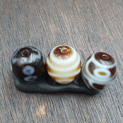 Lot 3 Himalayan Indo Tibetan rare Patterns Dzi Agate Amulet Beads