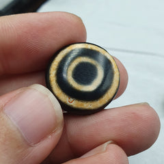 Lot 2 Pcs Tibetan Luk Mik Goat Eye Agate Stone Decorated Beads