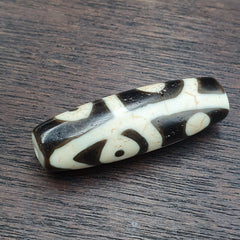 Tibetan 8 Eyes Agate stone HQ Very rare Dzi Bead Amulet