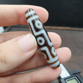 Old Indo Tibetan Agate 9 Eyes in zigzag lines Agate stone Dzi Bead Amulet HQ-2