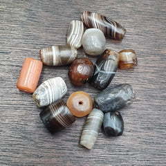 Lot 14 Beads Ancient Antique Himalayan Tibetan Bangali Agate Beads JNT-14