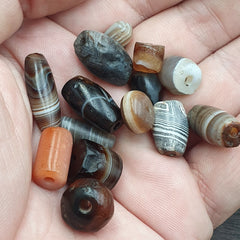 Lot 14 Beads Ancient Antique Himalayan Tibetan Bangali Agate Beads JNT-14