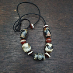 LOT 11 Beads Old Dzi Tibetan Himalayan Protective Agate Beads Amulets