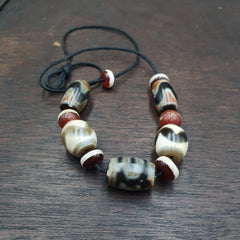 LOT 11 Beads Old Dzi Tibetan Himalayan Protective Agate Beads Amulets
