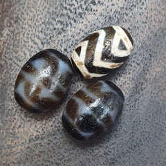 Himalayan tibetan unique pattern agate dzi beads lot amulets