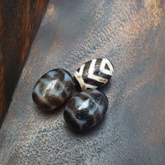 Himalayan tibetan unique pattern agate dzi beads lot amulets