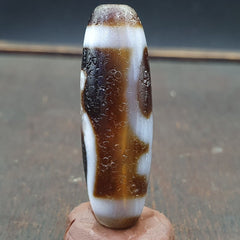Agate himalaya tibetan double tasso dzi bead amulet