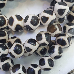 Vintage Etched Agate Budhi Mala: 108 Beads Buddhist Rosary