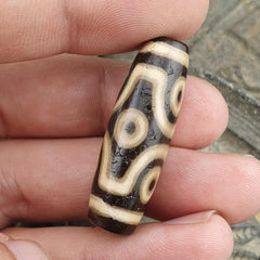 7 eyes old himalayan indo tibetan agate dzi bead unique pattern