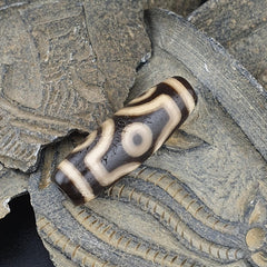 7 eyes old himalayan indo tibetan agate dzi bead unique pattern