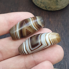 2 Himalayan Indo Tibetan unique pattern Agate beads Suleimany Eye Agate Amulet