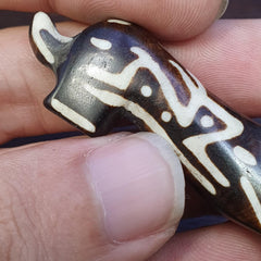 Animal figurine pendentsouth asian old pumtek pyu bead necklace