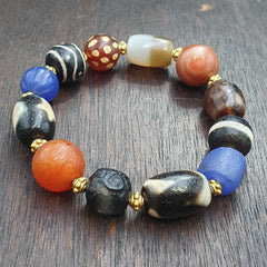 Tibetan Dzi Agate Bead Bracelet – Nepalese Spiritual Motifs