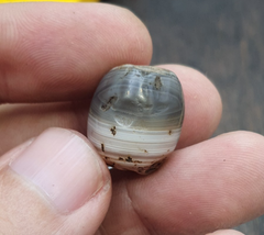 Ancient Middle eastern Yemeni African agate bead 1000+ years old