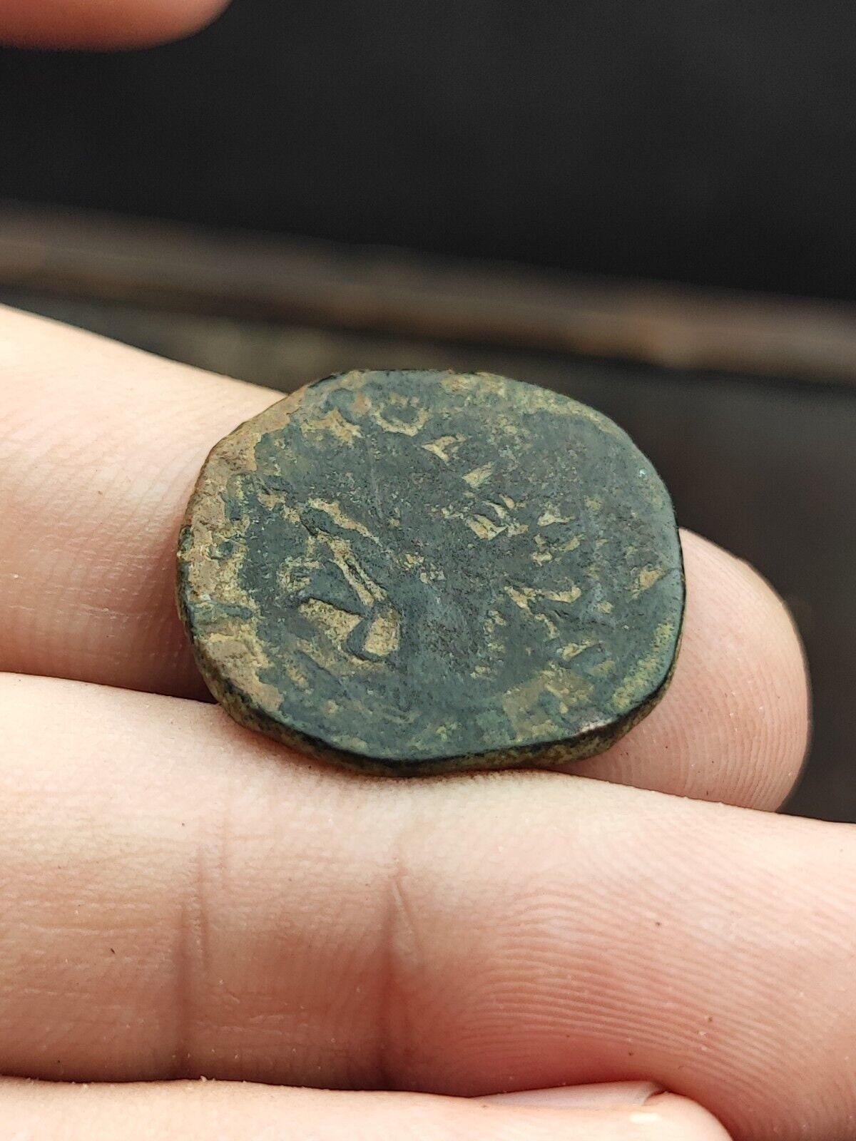 Ancient greek roman byzantine kushan coin green patina coin cn-5y