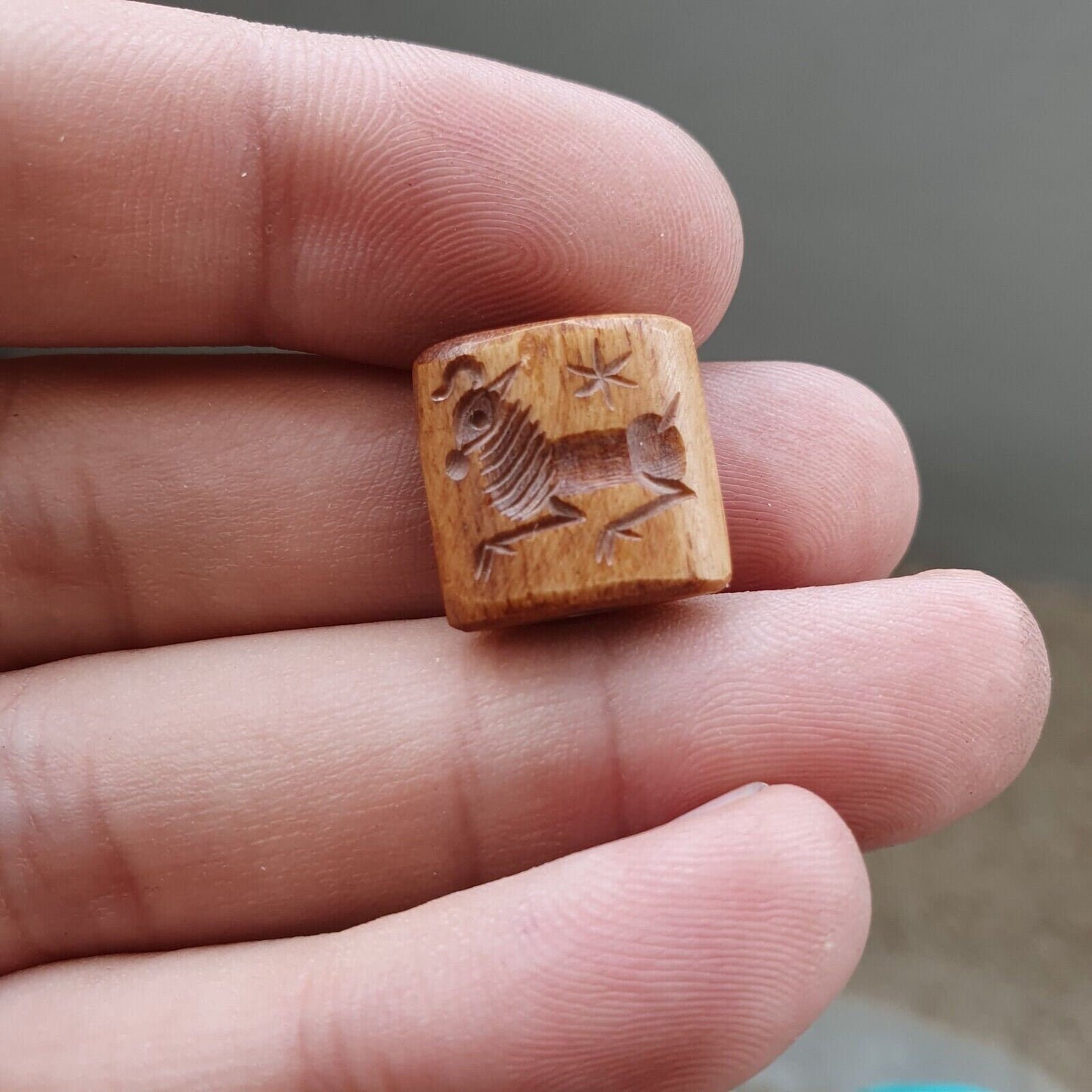 Antique vintage seal bead "mysterious animals intaglio stamp carving bne-5