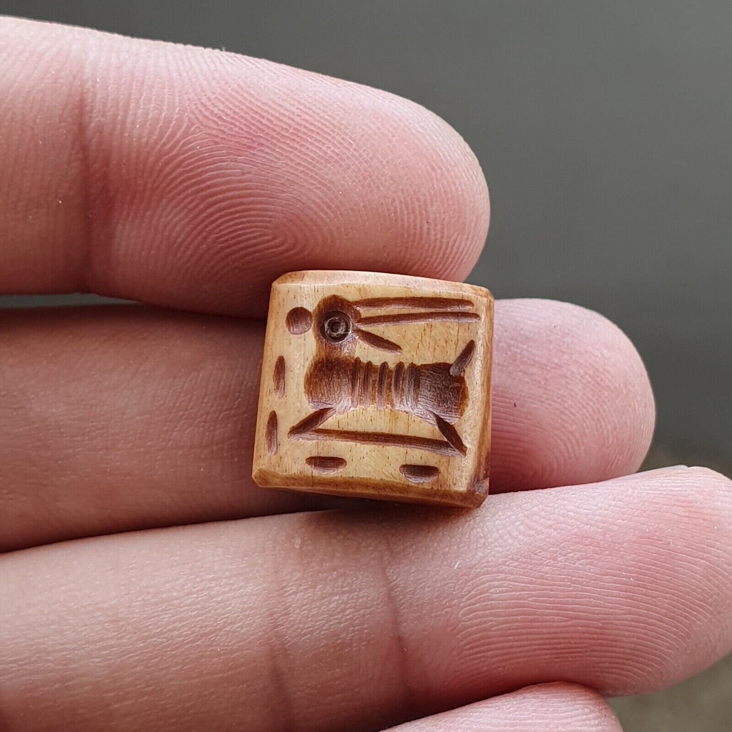 Antique vintage seal bead "mysterious animal intaglio stamp bne-2