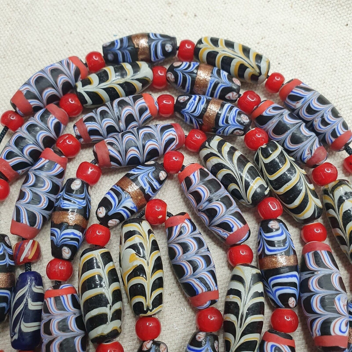 Vintage venerano art fancy feather venetian style whiteheart beads necklace