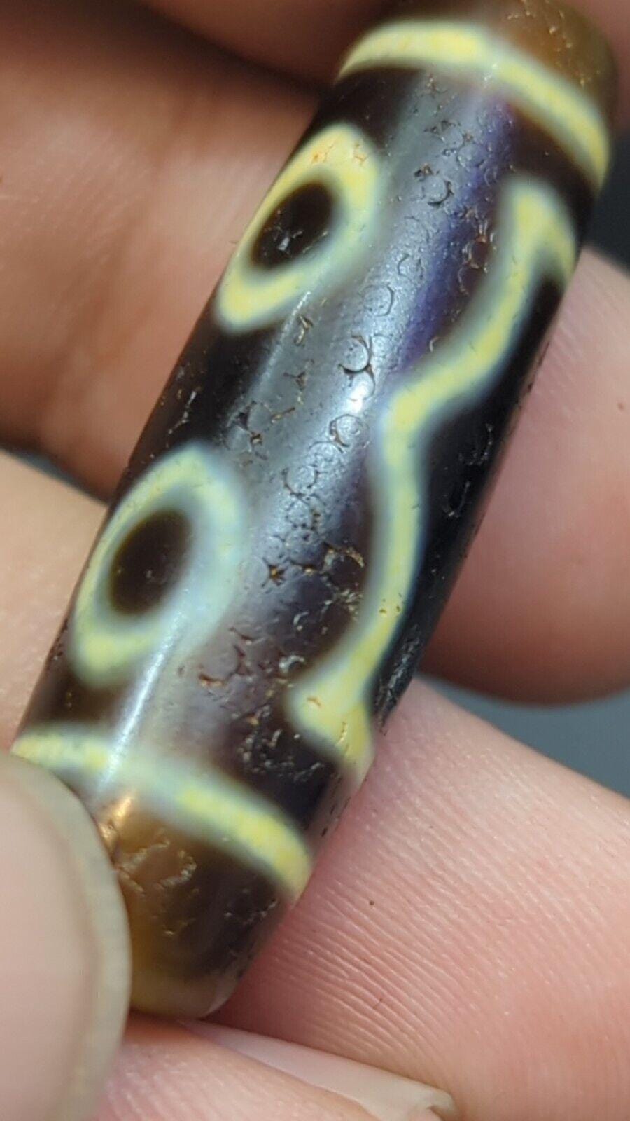 Vintage old himalayan indo tibetan 3 eyes agate bead unique pattern