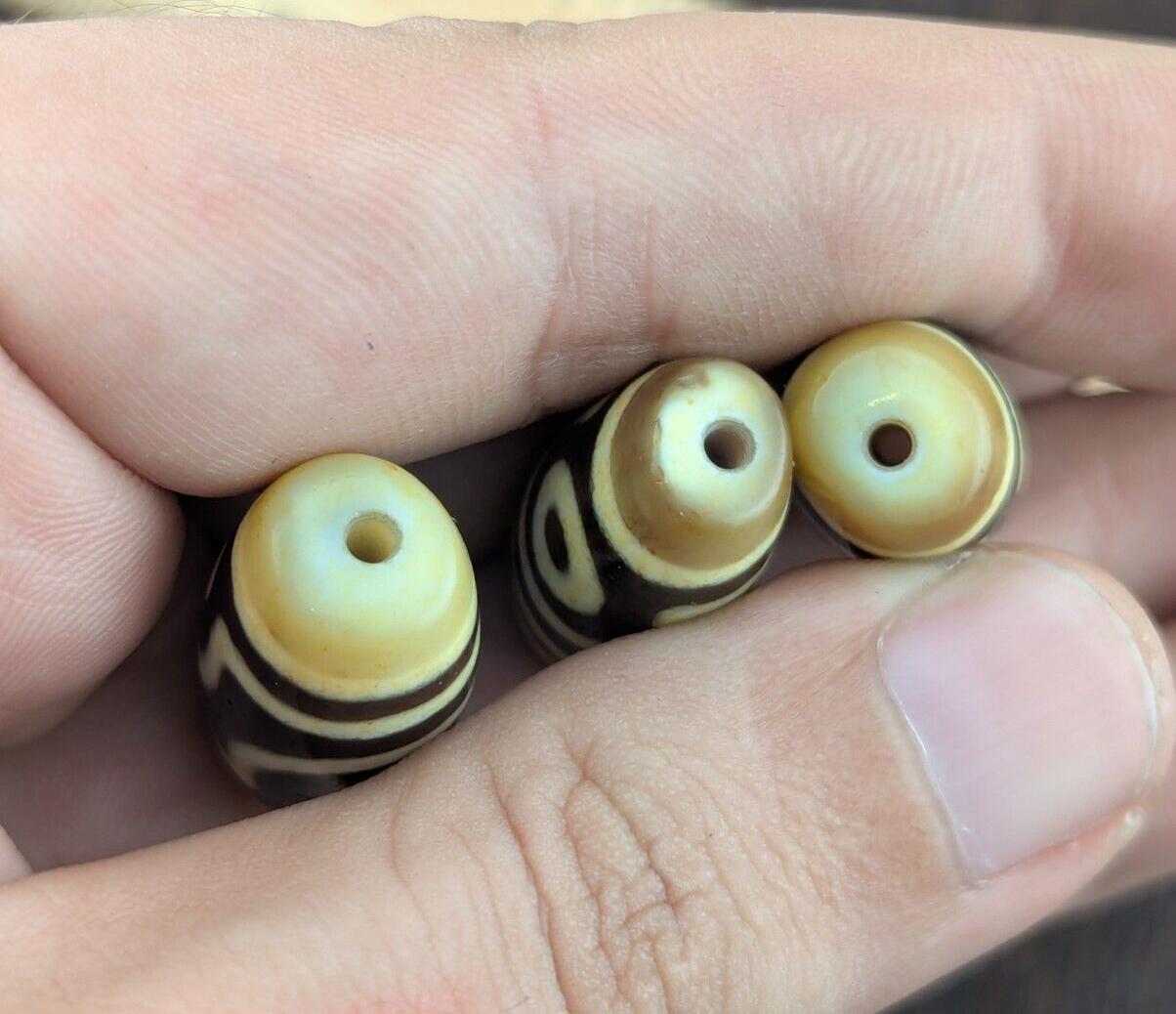 Lot 3 vintage old tibetan very unique eyes agate stone dzi bead amulet