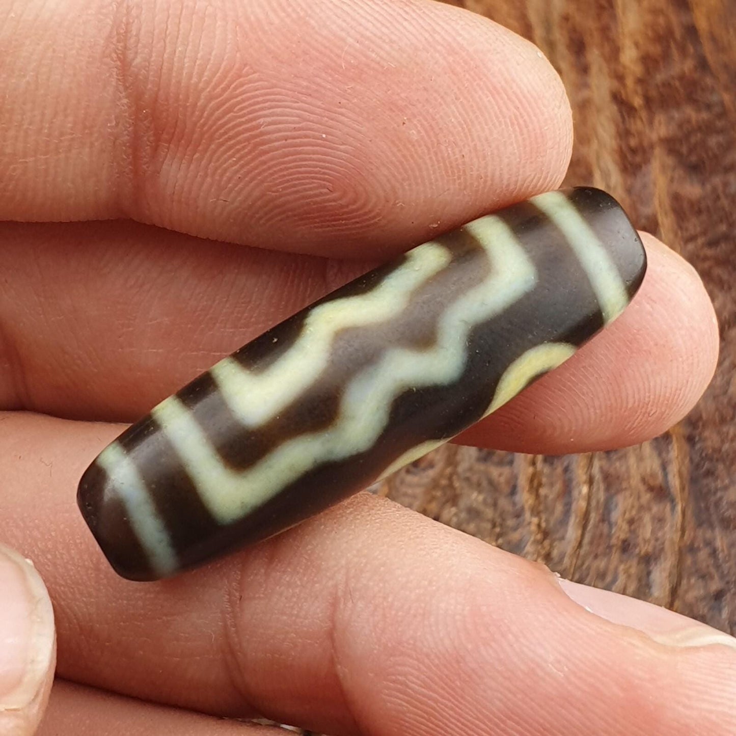 Unique 4 eyes old himalayan indo tibetan agate dzi bead rare pattern