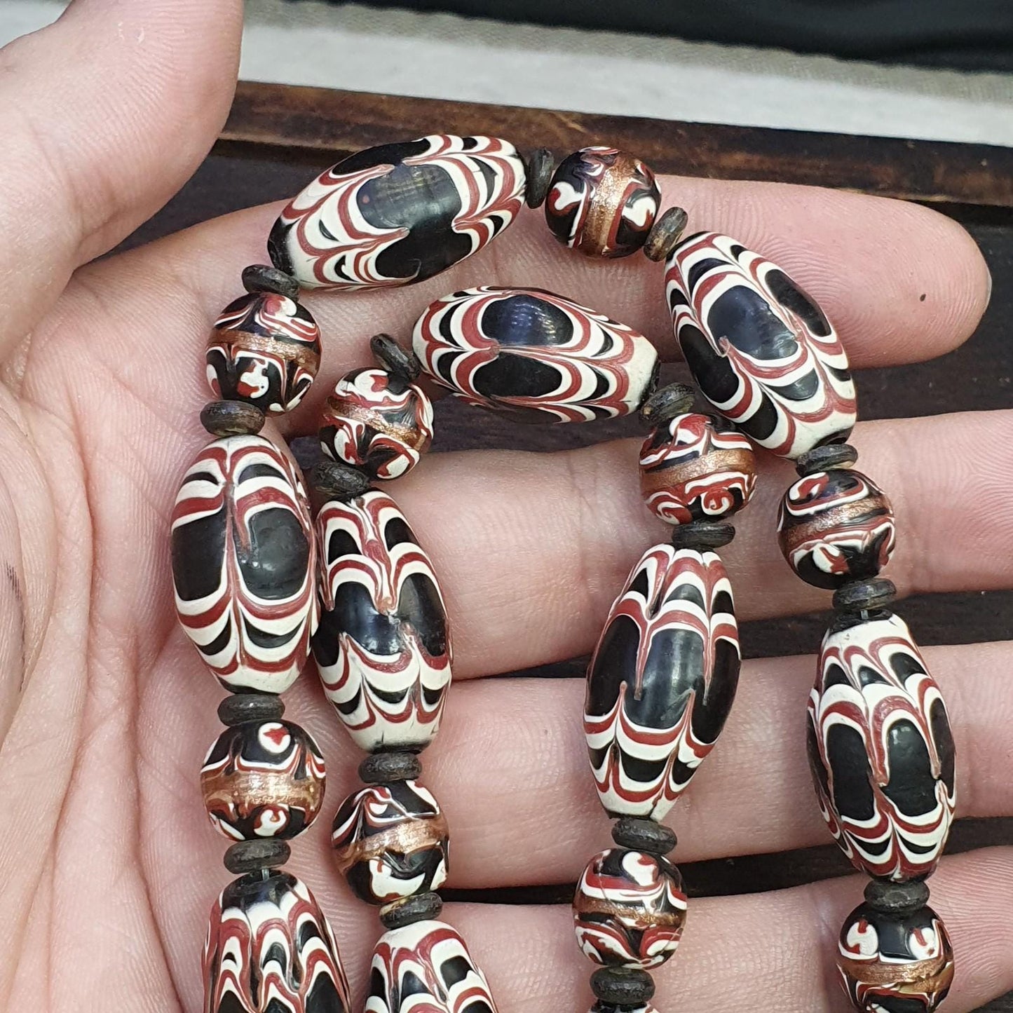 Venetian style black feather pattern aventurine glass beads necklace
