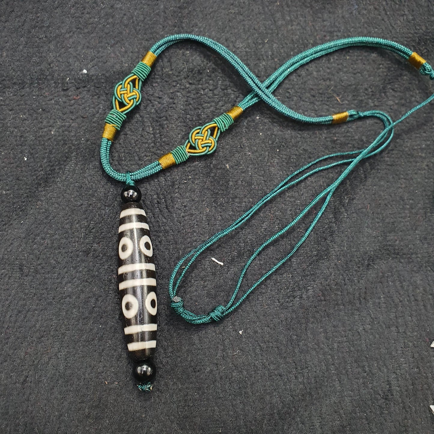 Himalayan tibetan unique patterns 8 eyes dzi agate beads necklace