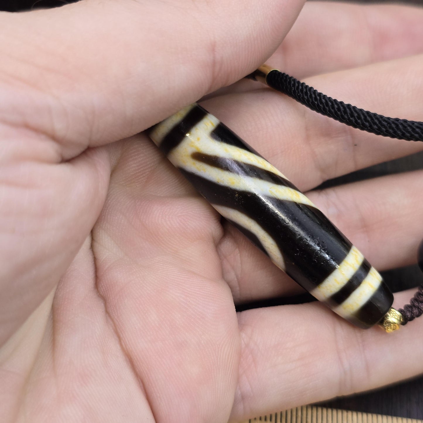 One Eye Dzi Bead Necklace with Peak Motif, Authentic Tibetan Agate Amulet, Himalayan Talisman for Wisdom & Success, Collectible Agate