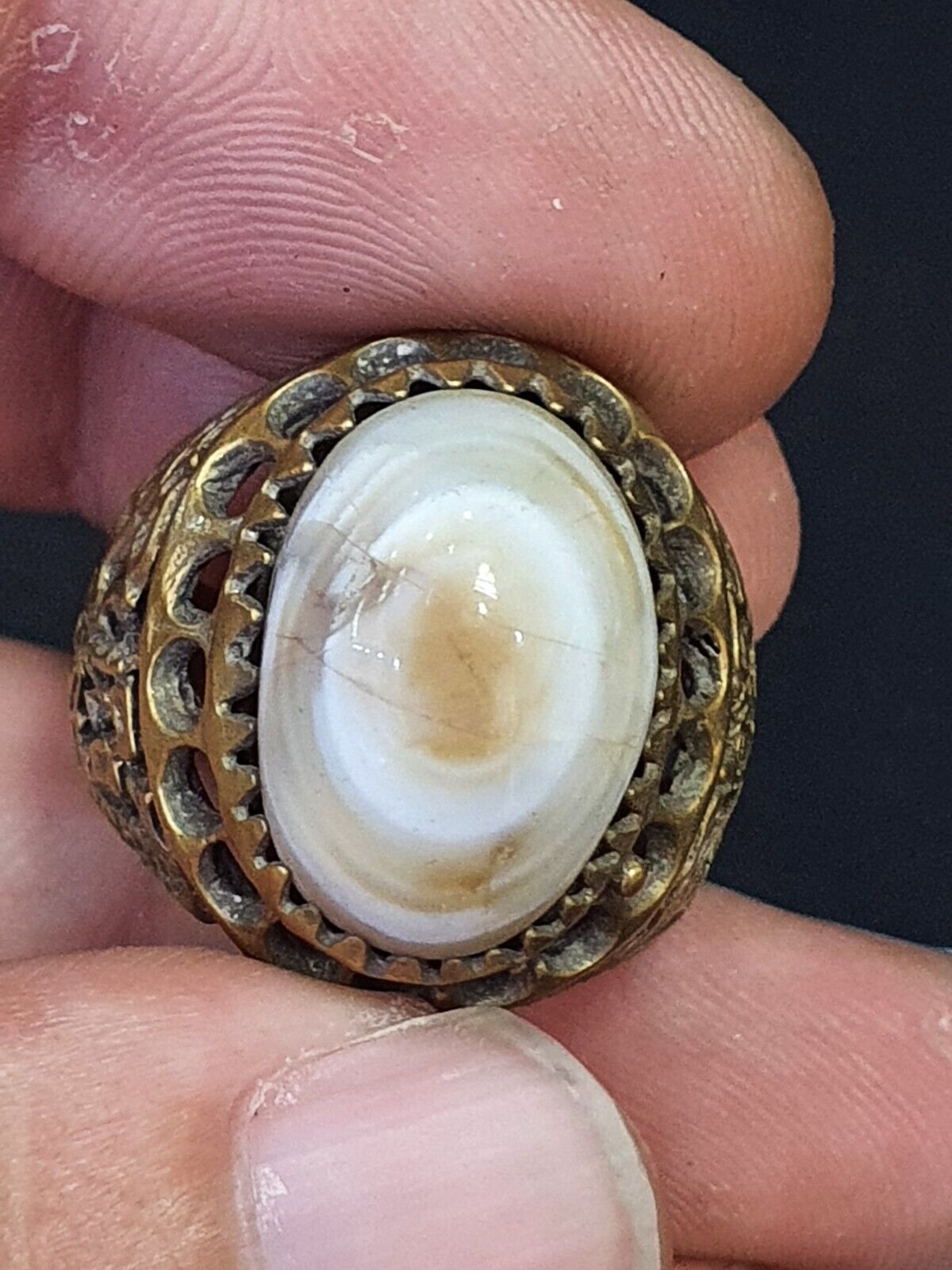 Antiker nahöstlicher Ring mit Achat-Mittelstein aus der Empire-Ära