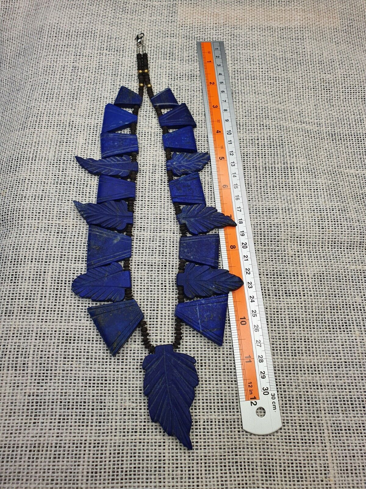 Antike Vintage alte Lapislazuli Schnitzerei Blatt Amulett Halskette seltene Anhänger
