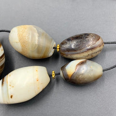 Authentic Antique Ancient Old Himalayan Indo Tibetan Sulumani Agate Beads 5PCS