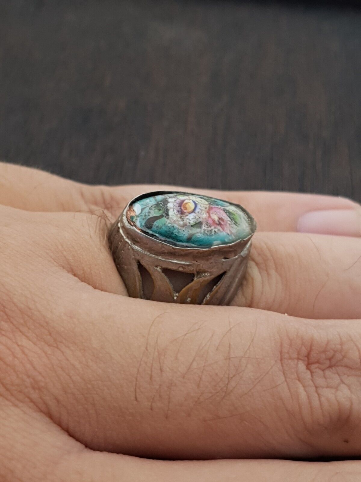 Antiker Vintage-Ring aus dem Nahen Osten mit altem Glas-Mittelstein aus Afghanistan