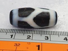 vintage Himalayan Indo Tibetan BLACK and White rare Patterns Dzi Amulet Bead