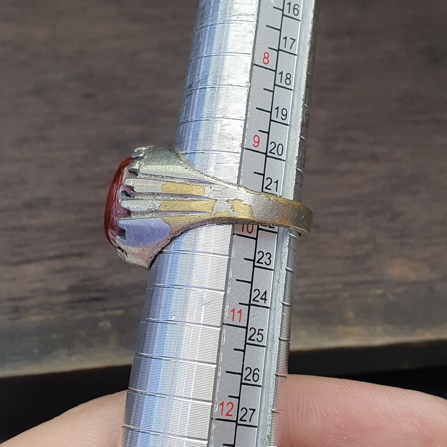 Antiker Vintage-Ring mit jemenitischem Akik-Rotachat-Mittelstein