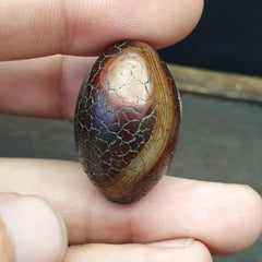 Vintage Tibetan Sulaimani Agate bead With Beautiful Stripes. SZ-WZ-21