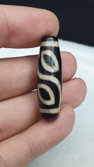 Wonderfully old Antique Himalayan Indo Tibetan Eyes Dzi Amulet Bead