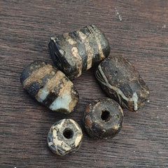 LOT  5 ANCIENT ROMAN . MOSAIC GLASS BEAD. 300 - 200 A.D LT-RB500