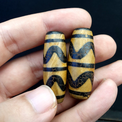 Pair 2 Pieces Himalayan Indo Tibetan rare Patterns Dzi Amulet Bead