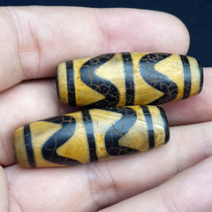 Pair 2 Pieces Himalayan Indo Tibetan rare Patterns Dzi Amulet Bead