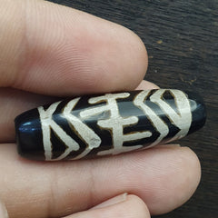 HIMALAYAN Indo Tibetan Central Asian Etched Agate beads Decorated bead BD ET 20