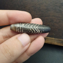 BD ET 26 HIMALAYAN Indo Tibetan Central Asian Etched Agate beads Decorated bead