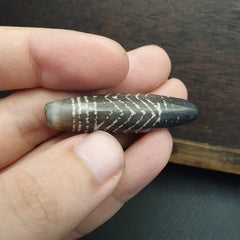 BD ET 26 HIMALAYAN Indo Tibetan Central Asian Etched Agate beads Decorated bead