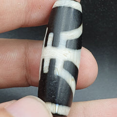 BD #119 HIMALAYAN Indo Tibetan Central Asian Etched Agate beads Antique bead