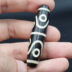 INDO TIBETAN Himalayan 8 Eyes Zig zag Pattern Agate bead Amulet  Dzi  ITB08