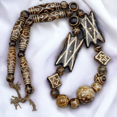 RARE Very Old PUMTEK BEADS Necklace Palmwood Great Patterns Necklace NC22