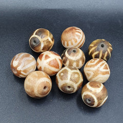 Vintage Pumtek Bead Lot 10 Beads 18-19mm Lot#272