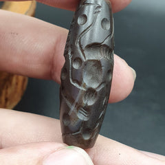 Indo Tibetan Carving Agate Eye stone Bead Amulet Hunting prey  #10215