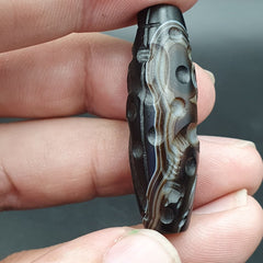 Indo Tibetan Carving Agate Eye stone Bead Amulet Hunter Hunted Animal #10213